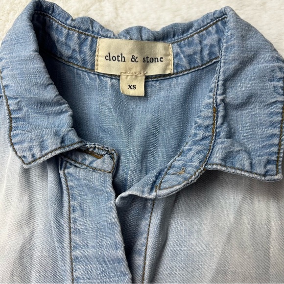Cloth & Stone Anthropologie Buttoned up Denim Shirt Size XS - Picture 2 of 7